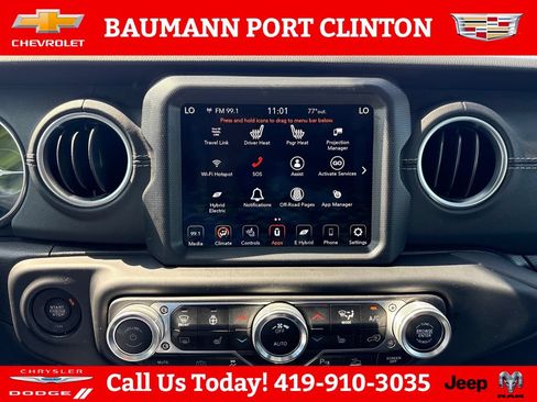 Used 2021 Jeep Wrangler Unlimited Sahara w/ Dual Top Group AWD/4WD image 22