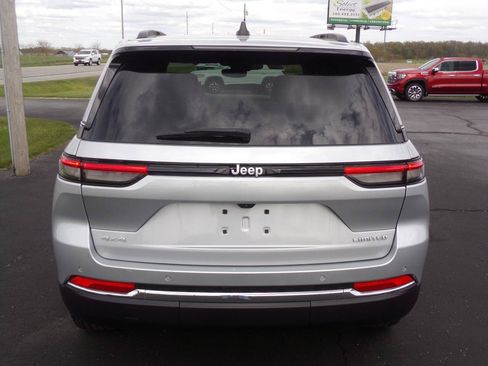 Used 2024 Jeep Grand Cherokee Limited w/ Trailer Tow Package AWD/4WD image 4
