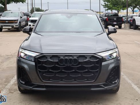 Used 2025 Audi SQ7 Prestige w/ Prestige Package AWD/4WD image 9