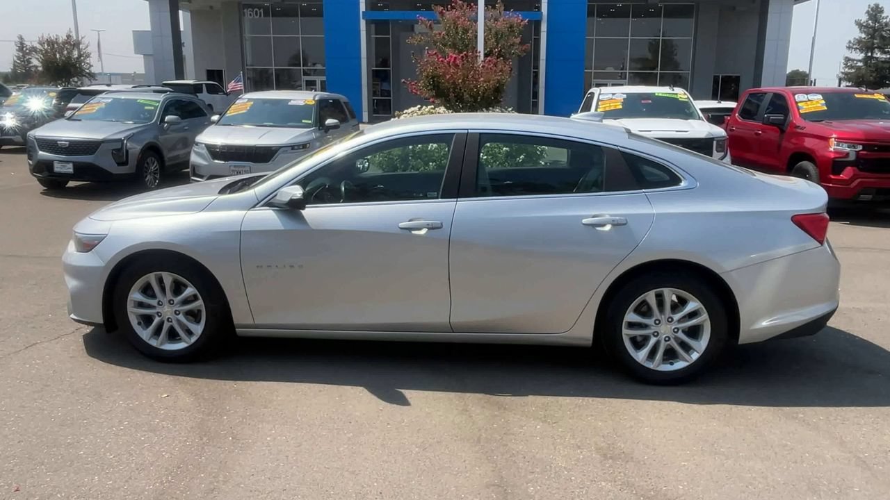 Used 2018 Chevrolet Malibu Hybrid w/ Driver Confidence Package FWD image 4
