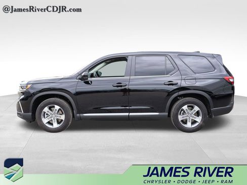 Used 2025 Honda Pilot EX-L image 2