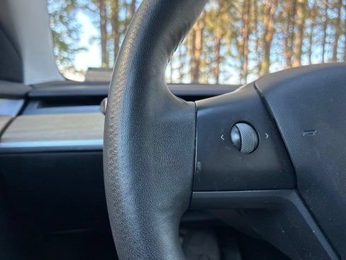 Used 2022 Tesla Model 3 Long Range AWD/4WD image 23