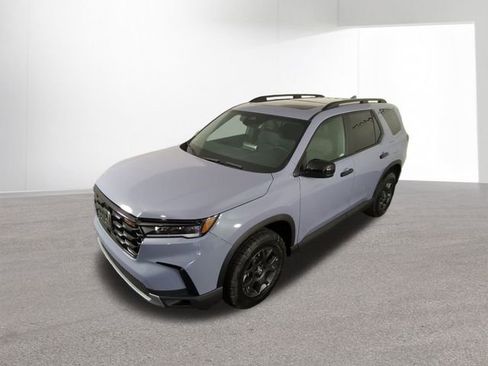 New 2025 Honda Pilot TrailSport image 24