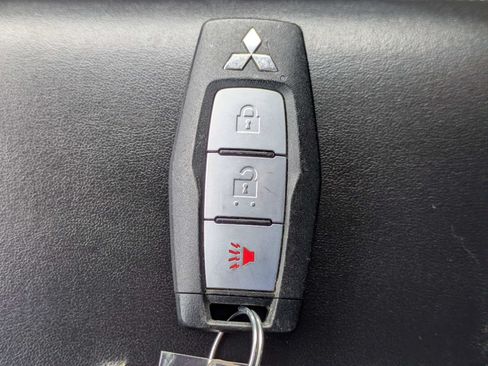 Used 2024 Mitsubishi Outlander ES AWD/4WD image 27