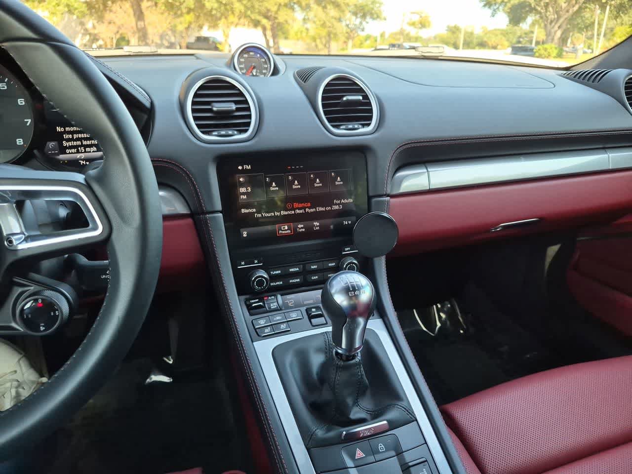 Used 2025 Porsche 718 Cayman RWD image 26