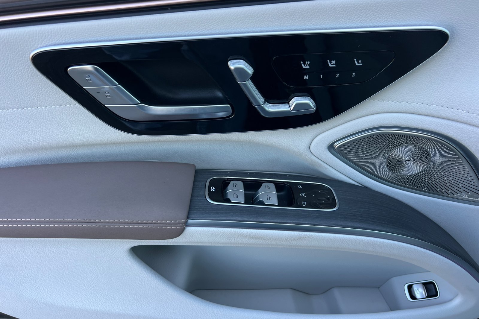 Used 2022 Mercedes-Benz EQS 450+ Sedan image 14