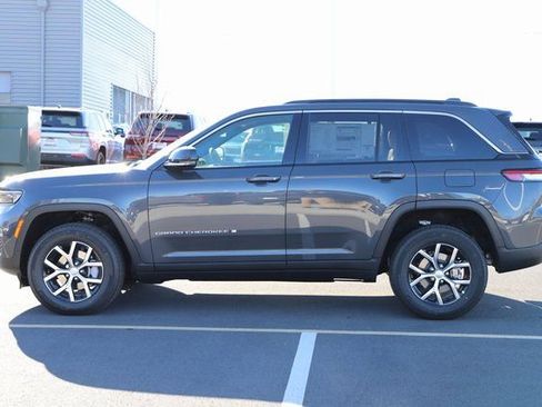 New 2025 Jeep Grand Cherokee Limited w/ Luxury Tech Group II image 3