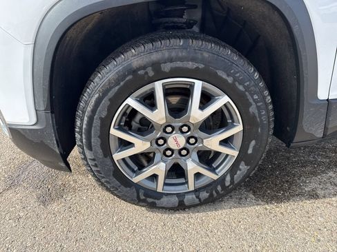 Used 2023 GMC Acadia SLT AWD/4WD image 25