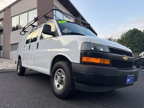 Used 2021 Chevrolet Express 2500 w/ Driver Convenience Package RWD image 10