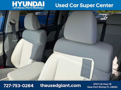 Used 2026 Hyundai Santa Fe SEL w/ Tow & Go Package FWD image 3