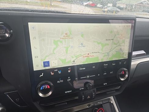 Used 2025 Lexus GX 550 w/ Accessory Package (2T) AWD/4WD image 3