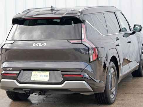 Used 2024 Kia EV9 Land image 56
