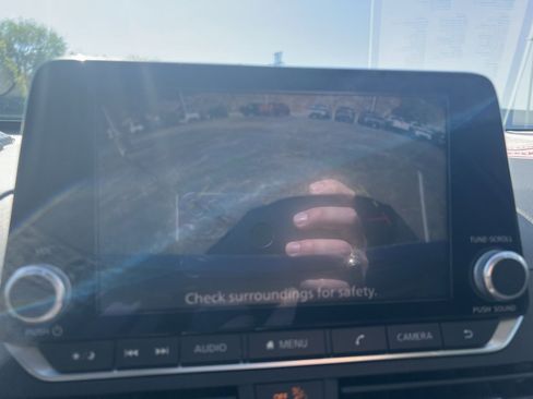 Used 2022 Nissan Altima 2.5 SR image 18