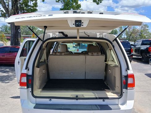 Used 2017 Lincoln Navigator L Reserve image 21