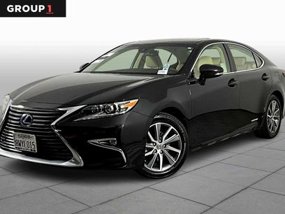 Used 2018 Lexus ES 300h w/ Luxury Package
