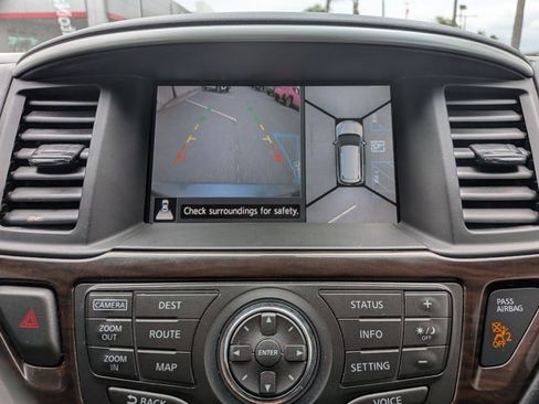 Used 2013 Nissan Pathfinder Platinum w/ Platinum Premium Pkg FWD image 15