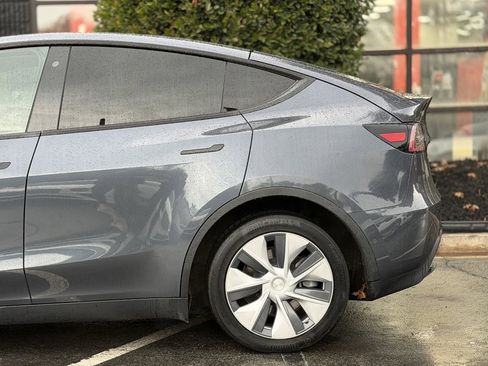 Used 2020 Tesla Model Y Long Range image 11