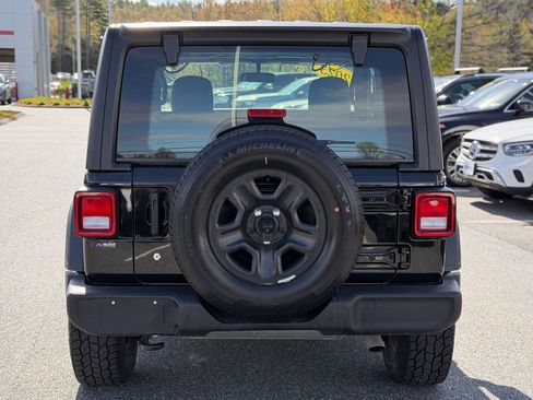 Used 2023 Jeep Wrangler Sport AWD/4WD image 4