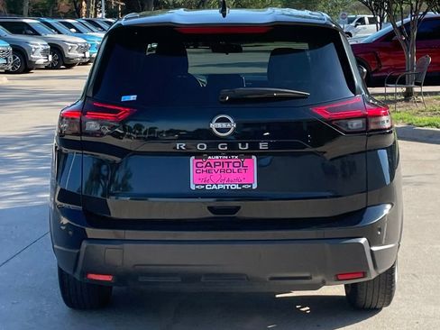 Used 2024 Nissan Rogue S FWD image 5
