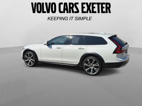 Certified 2025 Volvo V90 B6 Cross Country Ultra w/ Climate Package AWD/4WD image 8