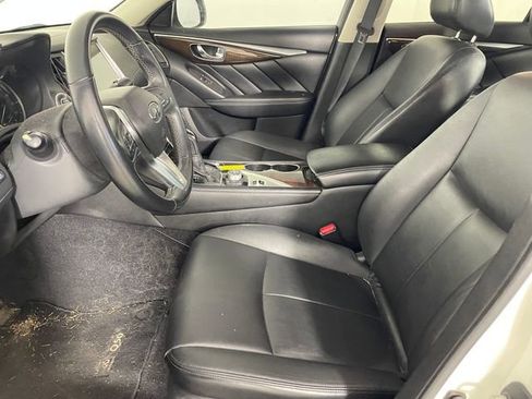 Used 2018 INFINITI Q50 Luxe RWD image 2