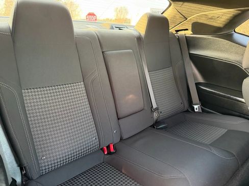 Used 2019 Dodge Challenger SXT image 32