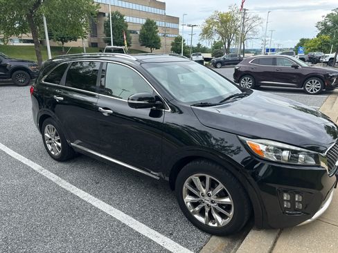Used 2016 Kia Sorento SX w/ SXL Technology Package AWD/4WD image 2