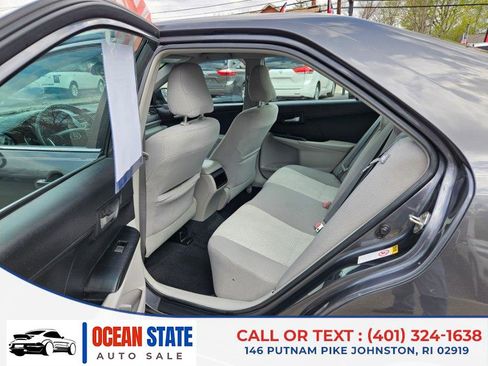 Used 2013 Toyota Camry LE image 11