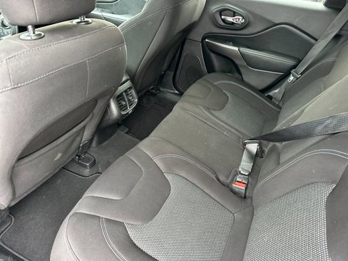 Used 2020 Jeep Cherokee Latitude image 12