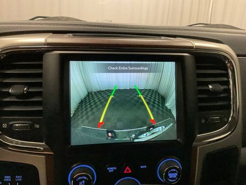 Used 2018 RAM 2500 Laramie w/ Convenience Group AWD/4WD image 18