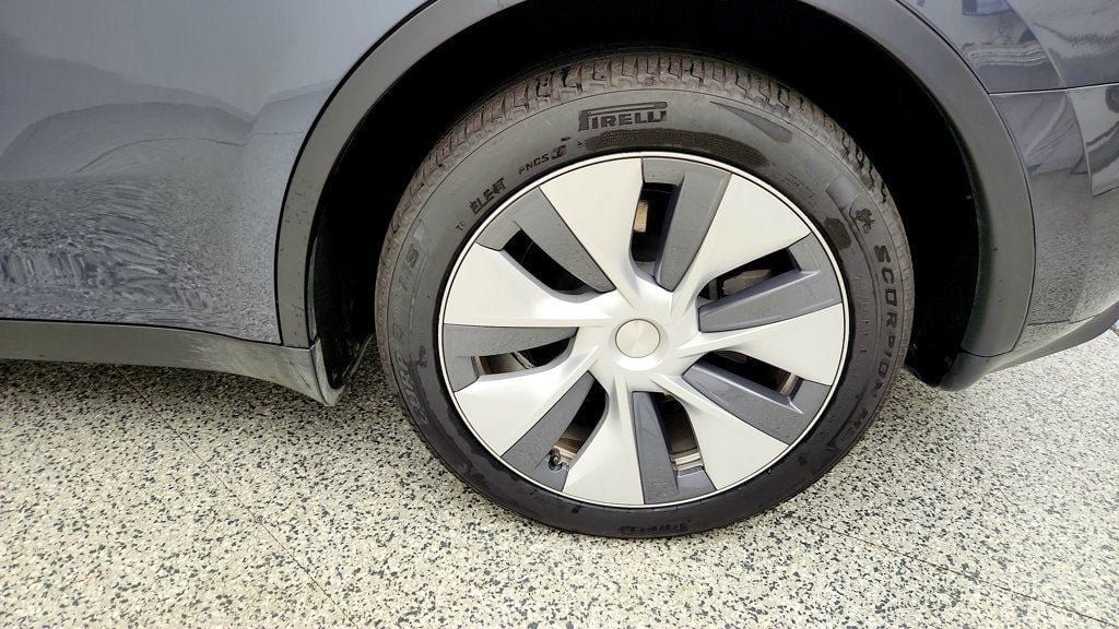 Used 2023 Tesla Model Y Long Range AWD/4WD image 9