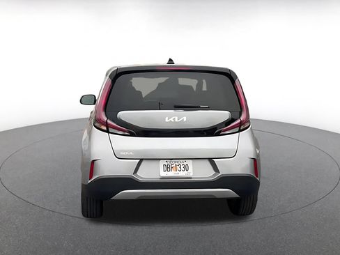 Used 2025 Kia Soul LX w/ LX Technology Package FWD image 12