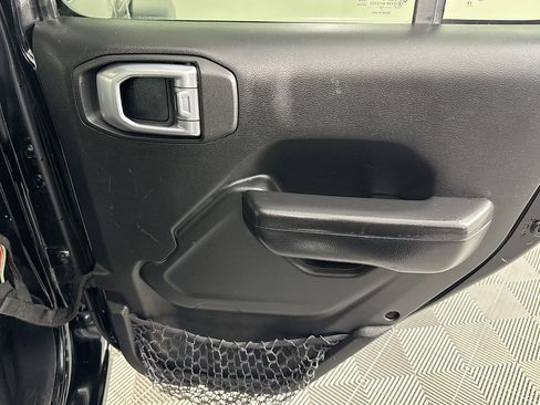 Used 2019 Jeep Wrangler Unlimited Sport S image 27