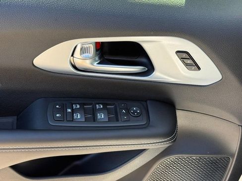 New 2026 Chrysler Pacifica Limited w/ S Appearance Package AWD/4WD image 14