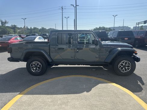 New 2026 Jeep Gladiator Rubicon w/ Steel Power Dome Hood Package AWD/4WD image 7