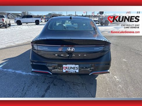 Used 2025 Hyundai Sonata SEL FWD image 8