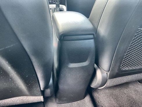 Used 2023 Hyundai Venue Limited w/ Cargo Package FWD image 21