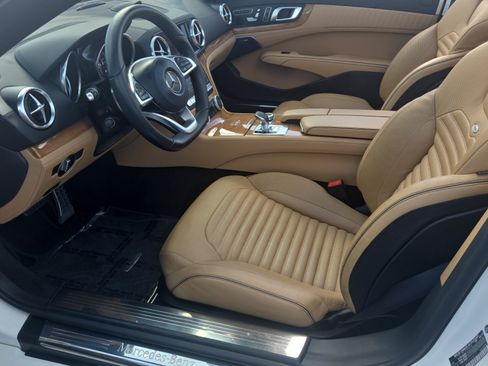 Used 2017 Mercedes-Benz SL 450 image 9