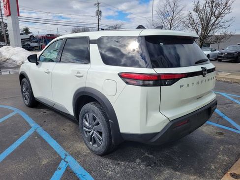 New 2025 Nissan Pathfinder S image 8