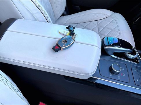 Used 2019 Mercedes-Benz GLS 550 4MATIC image 16