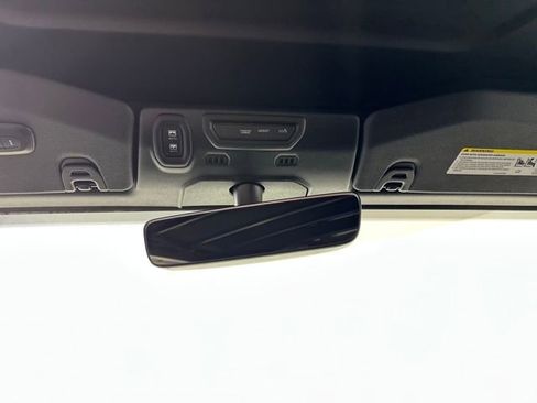 Used 2023 Jeep Wrangler Unlimited w/ Sun & Screen Package image 24