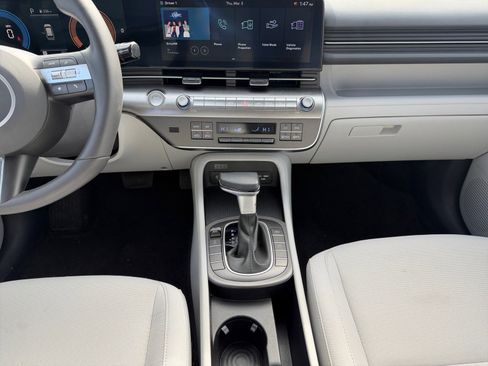 Certified 2025 Hyundai Kona SEL image 13