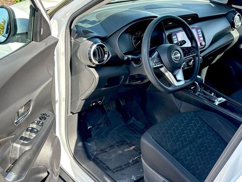 Certified 2023 Nissan Kicks SV image 15