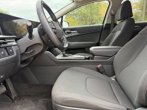 Used 2026 Kia Sportage LX FWD image 23