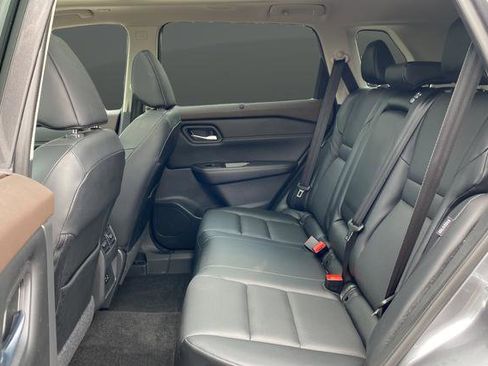 Used 2022 Nissan Rogue SV w/ SV Premium Package image 23