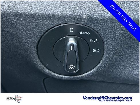 Used 2024 Volkswagen Jetta SE FWD image 25