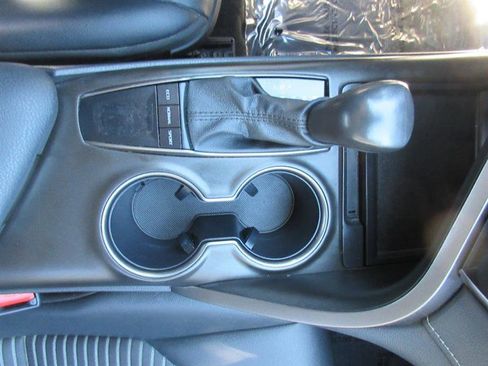 Used 2024 Toyota Camry SE FWD image 16