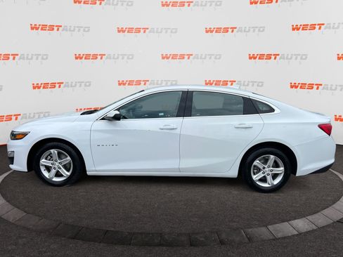 Used 2024 Chevrolet Malibu LT FWD image 2