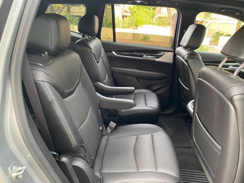 Used 2024 Cadillac XT6 Premium Luxury AWD/4WD image 51