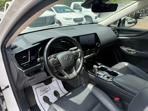 Used 2024 Lexus NX 250 FWD w/ Towing Package (2000 Lbs) image 3
